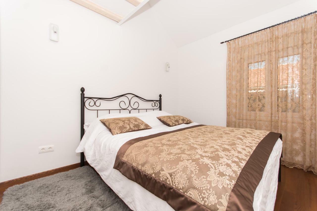 Villa Hurem Трогир Екстериор снимка