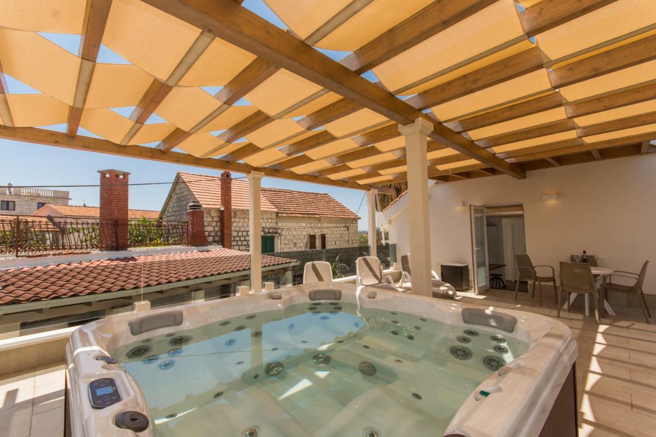 Villa Hurem Трогир Екстериор снимка
