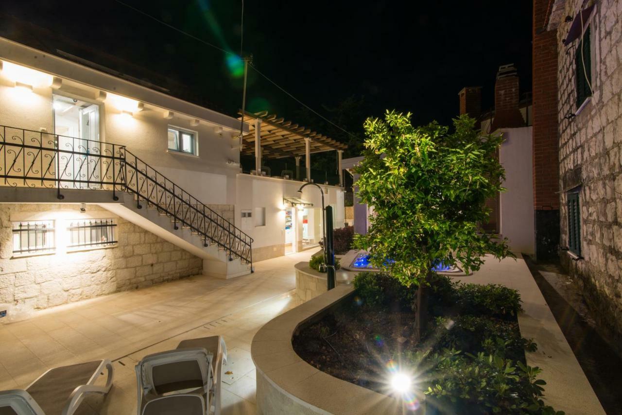 Villa Hurem Трогир Екстериор снимка