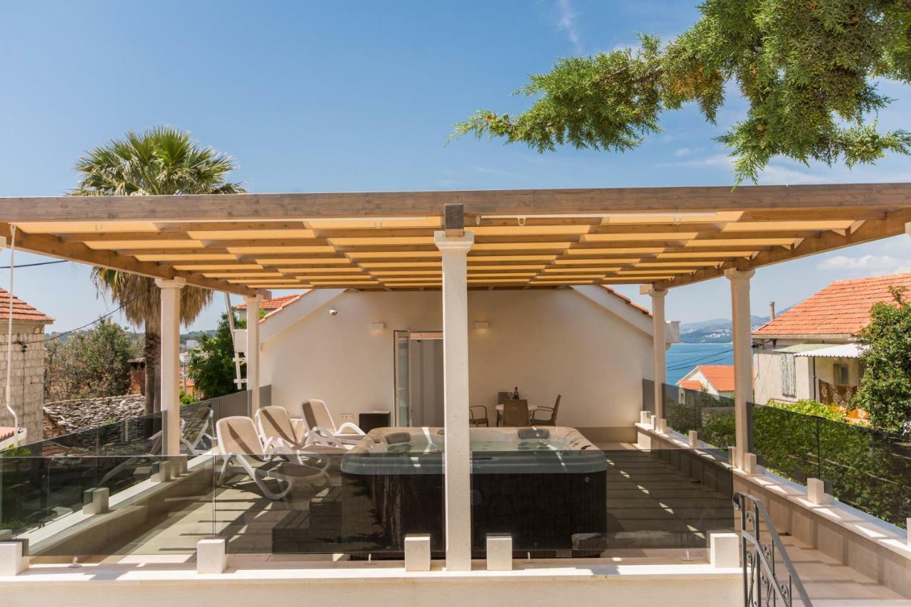 Villa Hurem Трогир Екстериор снимка